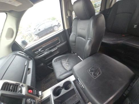 Used 2015 RAM 1500 Laramie w/ Convenience Group image 6