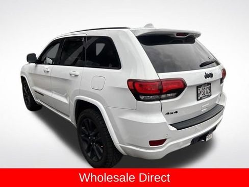 Used 2017 Jeep Grand Cherokee Altitude AWD/4WD image 5