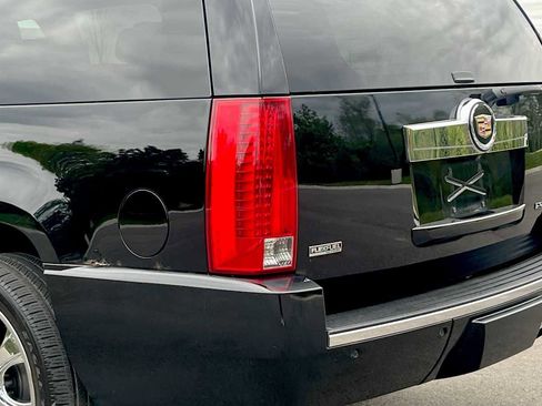 Used 2010 Cadillac Escalade ESV Luxury AWD/4WD image 55