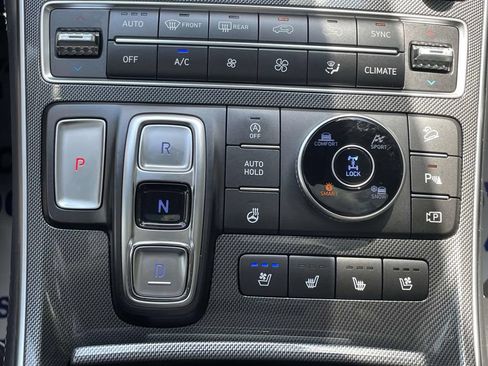 Used 2022 Hyundai Santa Fe Limited AWD/4WD image 29