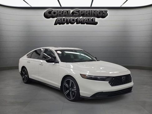Used 2025 Honda Accord Sport image 1