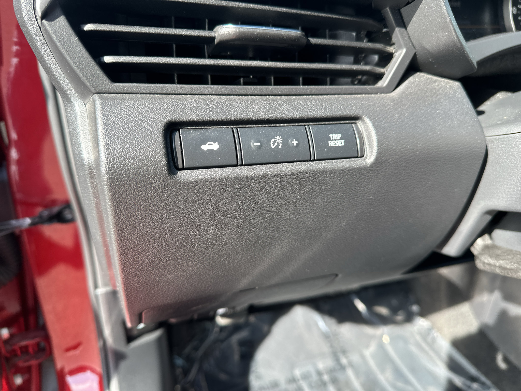 Used 2024 Nissan Altima 2.5 SV FWD image 17