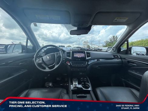 Used 2017 Honda Pilot Touring image 42