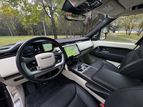 Used 2022 Land Rover Range Rover SE image 10