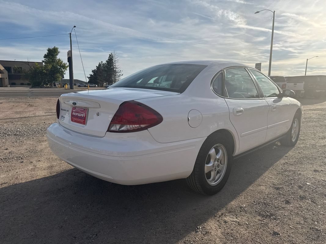 Used 2005 Ford Taurus SE FWD image 7