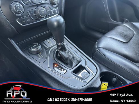 Used 2020 Jeep Cherokee Latitude Plus w/ Cold Weather Group image 32