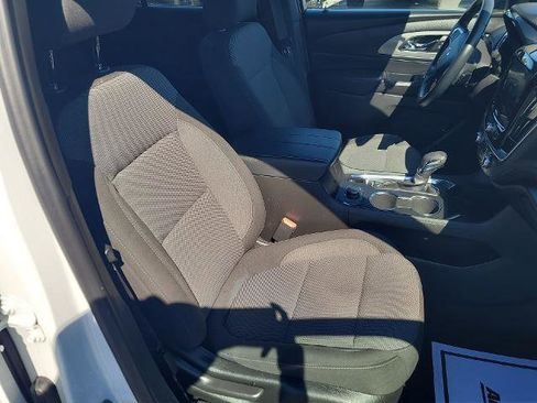 Used 2023 Chevrolet Traverse LT image 26