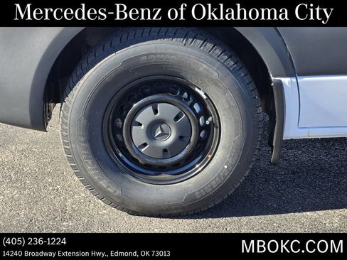 Used 2025 Mercedes-Benz Sprinter 2500 image 12