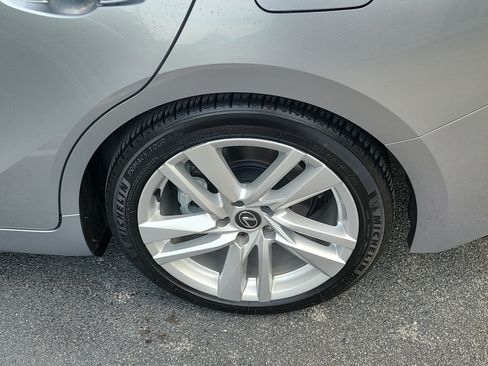 Used 2025 Lexus IS 300 w/ Comfort Package RWD image 5