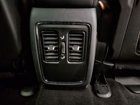 Used 2019 Jeep Grand Cherokee Laredo RWD image 14