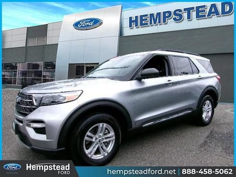 Certified 2023 Ford Explorer XLT w/ Equipment Group 202A AWD/4WD image 1