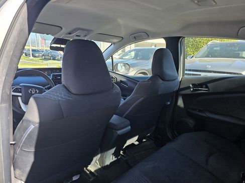 Used 2018 Toyota Prius One image 7