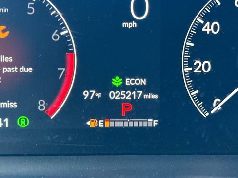 Used 2025 Honda Pilot EX-L image 26