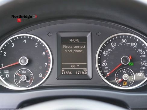 Used 2017 Volkswagen Tiguan Limited w/ Premium Package image 18