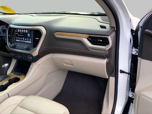 Used 2019 GMC Acadia Denali w/ Technology Package AWD/4WD image 18