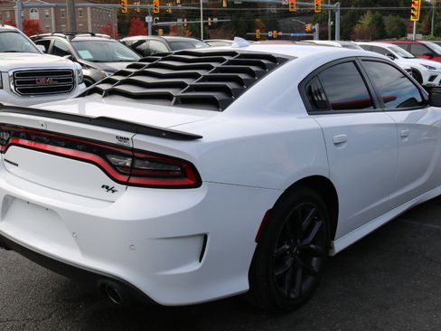 Used 2022 Dodge Charger R/T w/ Driver Convenience Group image 5