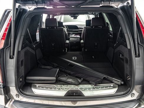 Used 2021 Cadillac Escalade Sport Platinum w/ Heavy-Duty Trailer Package AWD/4WD image 19