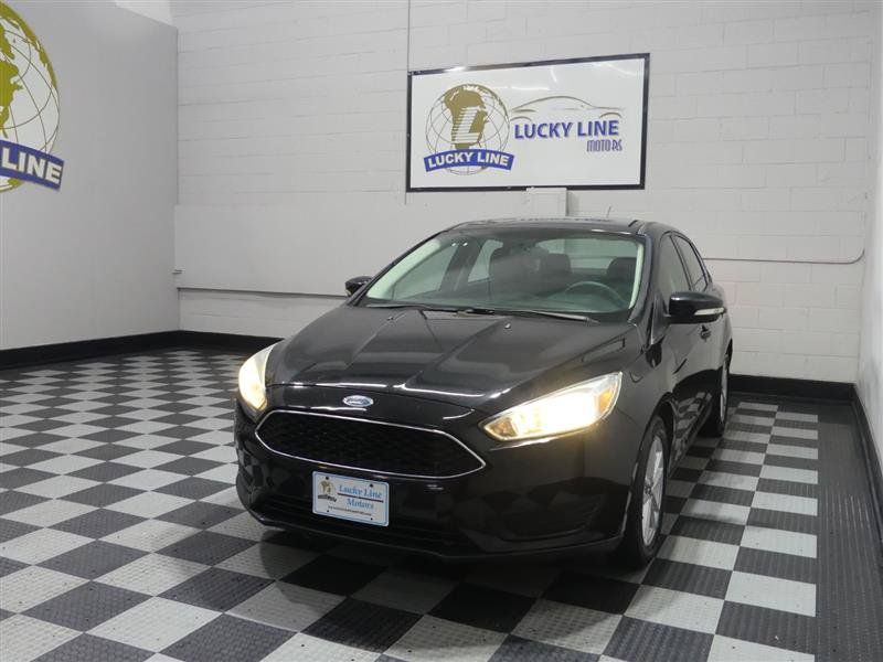 Used 2015 Ford Focus SE w/ Reverse Sensing Package FWD image 4