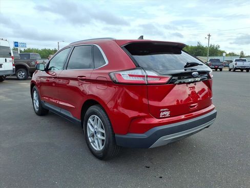 Used 2022 Ford Edge SEL w/ Convenience Package image 3
