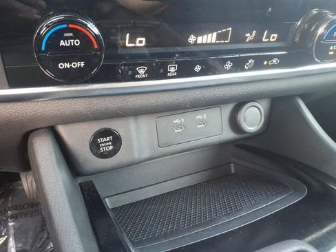 Certified 2025 Nissan Rogue SV FWD image 22