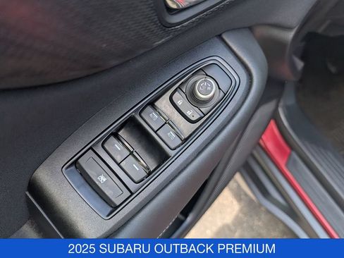 Used 2025 Subaru Outback Premium AWD/4WD image 12