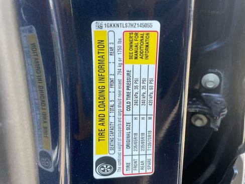 Used 2017 GMC Acadia SLE w/ Driver Alert Package I AWD/4WD image 31