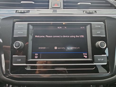 Used 2018 Volkswagen Tiguan S w/ Front Fog Lights Package image 28