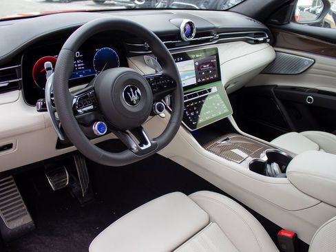 New 2026 Maserati Grecale Modena image 11