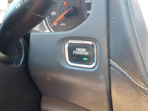 Used 2023 GMC Acadia SLT w/ Elevation Edition FWD image 13
