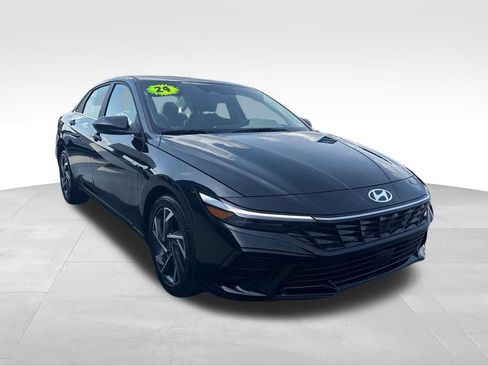 Used 2024 Hyundai Elantra SEL w/ Convenience Package FWD image 8