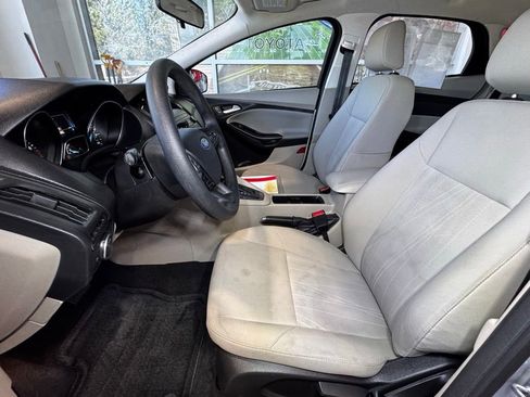 Used 2018 Ford Focus SE FWD image 17