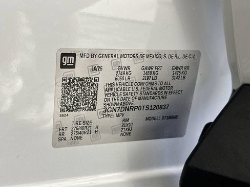 Used 2026 Chevrolet Equinox EV LT w/ LPO, Blackout Package FWD image 36