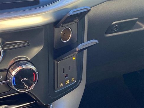 Used 2025 Ford F150 Lariat w/ FX4 Off-Road Package image 27