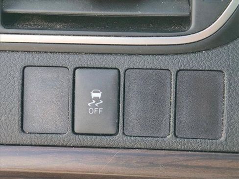 Used 2015 Toyota Camry LE FWD image 13