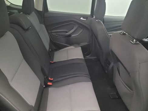 Used 2019 Ford Escape SE image 19