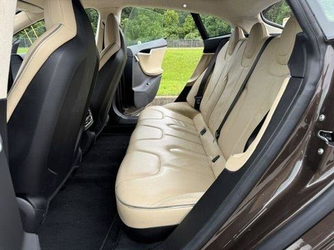 Used 2013 Tesla Model S Performance RWD image 21