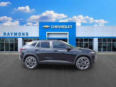 New 2026 Chevrolet Trax RS w/ Driver Confidence Package FWD image 2