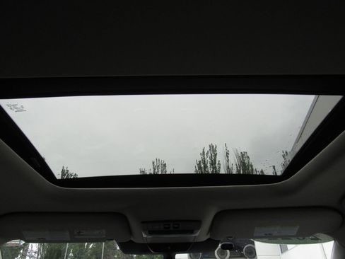 Used 2022 Nissan Pathfinder SL AWD/4WD image 30