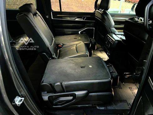 Used 2024 Jeep Wagoneer L Series II w/ Flexible Seating Group image 28