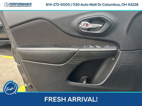 Used 2017 Jeep Cherokee Latitude w/ Safety/Convenience Group image 12