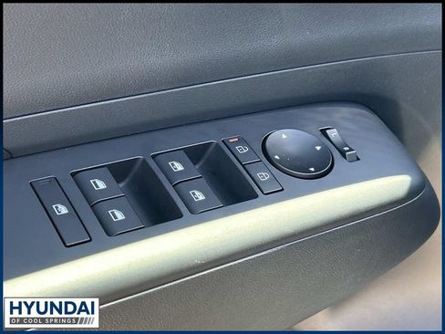 New 2027 Hyundai Kona SEL Sport FWD image 17
