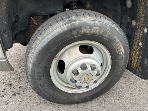 Used 2004 Chevrolet Silverado 3500 2WD Regular Cab image 62