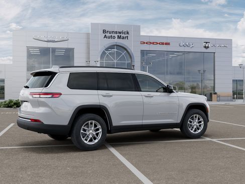 New 2026 Jeep Grand Cherokee L Laredo image 4