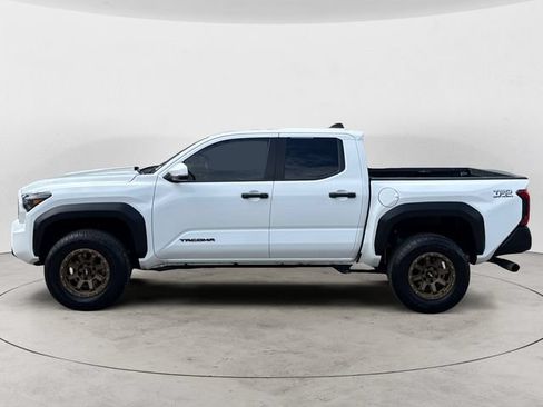 Used 2024 Toyota Tacoma TRD Off-Road w/ TRD Off Road Upgrade Package AWD/4WD image 2