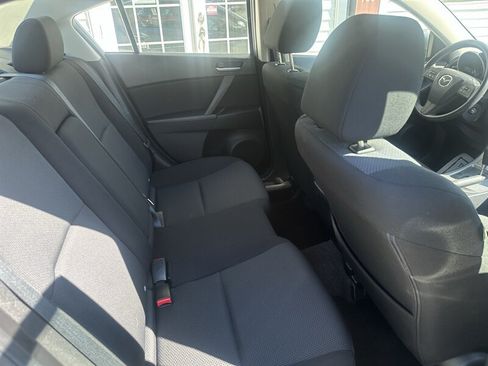 Used 2010 MAZDA MAZDA3 i Touring FWD image 13