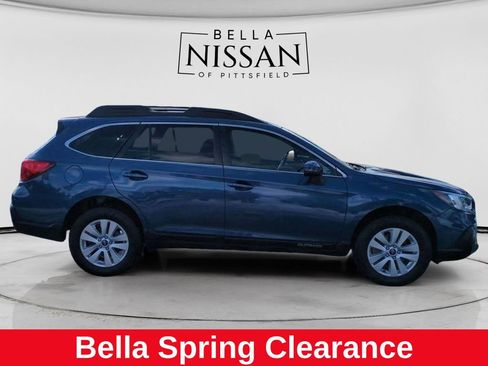 Used 2019 Subaru Outback 2.5i Premium image 3
