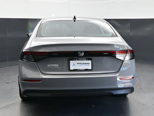 Used 2025 Honda Accord SE image 6