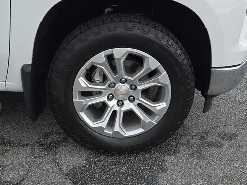 Used 2023 Chevrolet Silverado 1500 LTZ w/ LTZ Premium Package AWD/4WD image 7