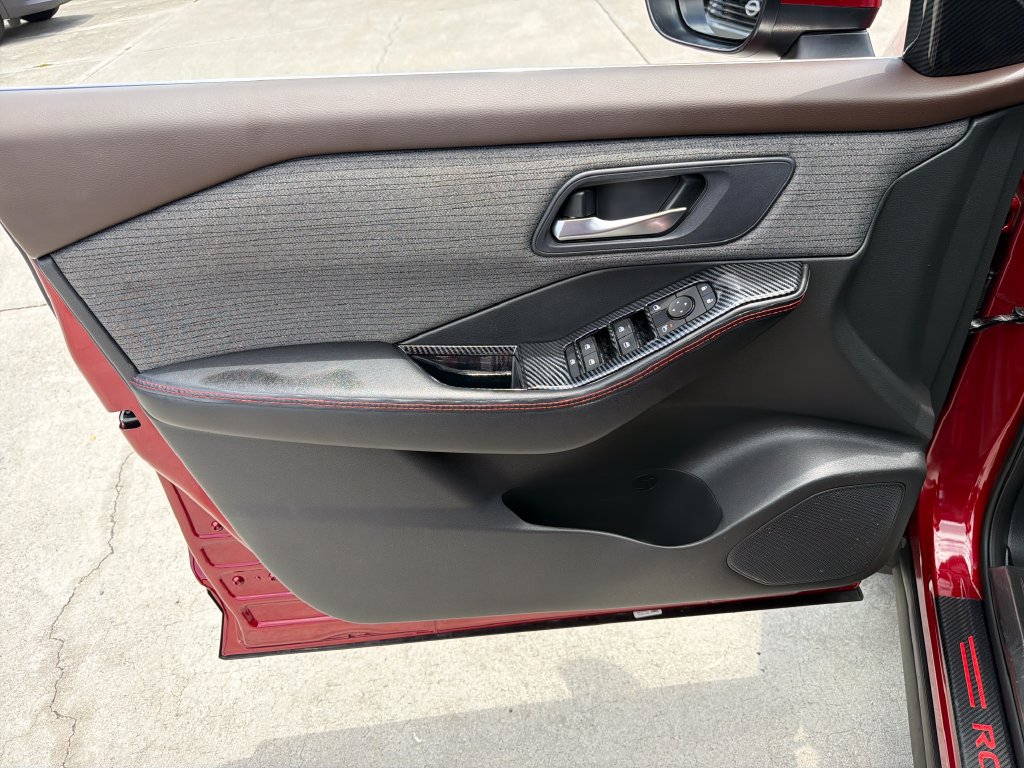 Certified 2023 Nissan Rogue SV FWD image 17
