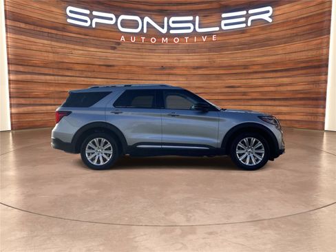 Used 2025 Ford Explorer Platinum w/ LUX Leather Package image 8